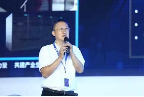 施耐德电气数据中心首席技术顾问石葆春发表精彩演讲